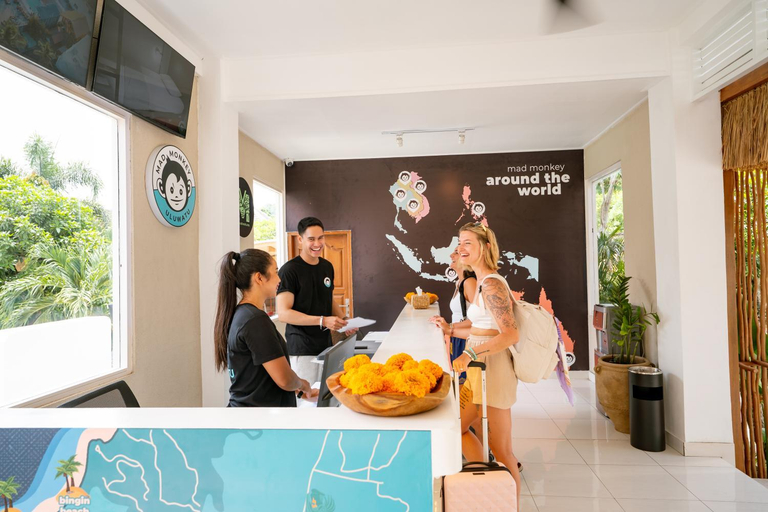 Public Area 3, Mad Monkey Uluwatu, Badung