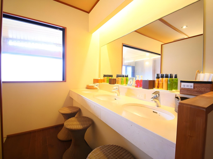 Bathroom 4, FUJI KAWAGUCHIKO ONSEN RAKUYU, Fujikawaguchiko