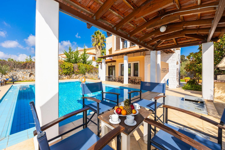 Others 5, Ekklisies Tria Large Private Pool AC WiFi, Crete