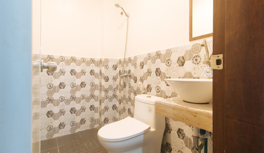 Bathroom 2, RedDoorz @ Minas Place 1 Tacloban, Tacloban City