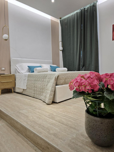 Bedroom 5, O' Vesuvio B&B, Napoli