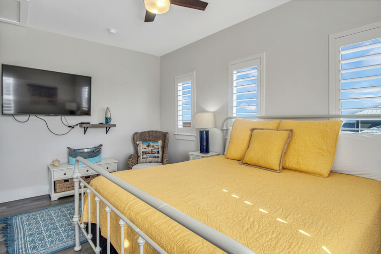 Bedroom 3, Downtime by Silver Sands Vacation Rentals, Nueces