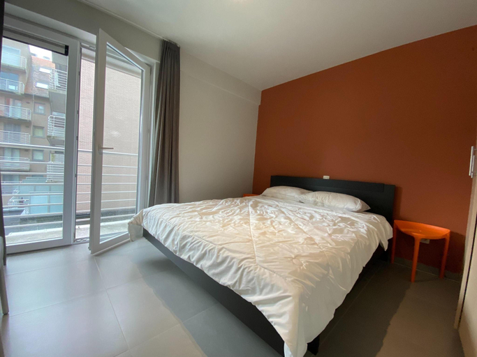 Bedroom 2, Apartment in Nieuwpoort-Bad by the Beach, West-Vlaanderen