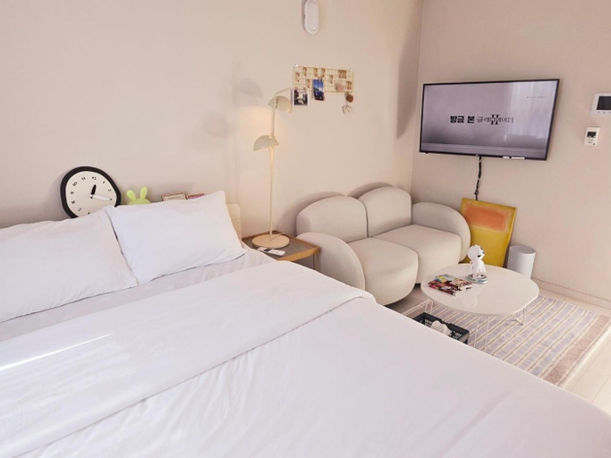 Others 4, Dongseongro DSR&U Hotel room, Buk