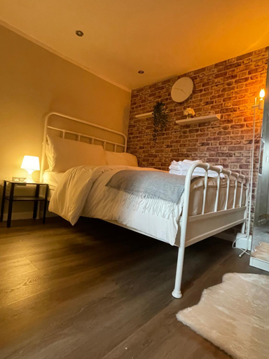 Bedroom 2, the manchester signature studio A, Manchester