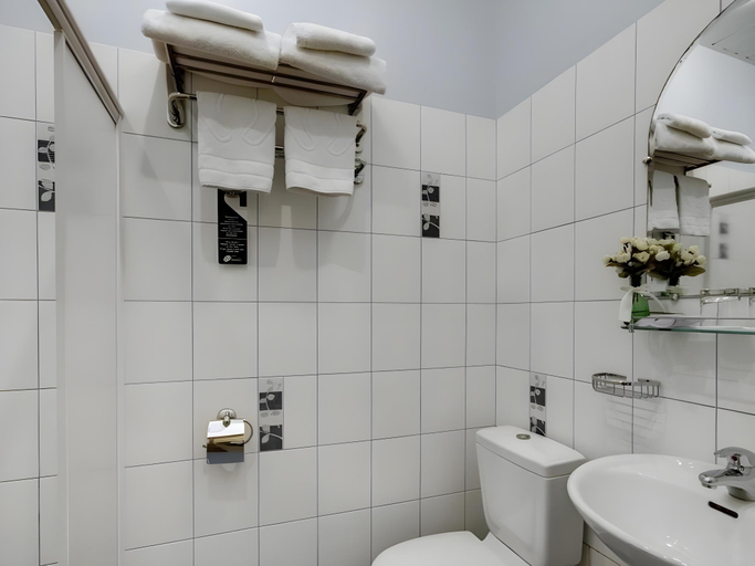 Bathroom 5, Hotel Shelfort, Sankt-Peterburg gorsovet