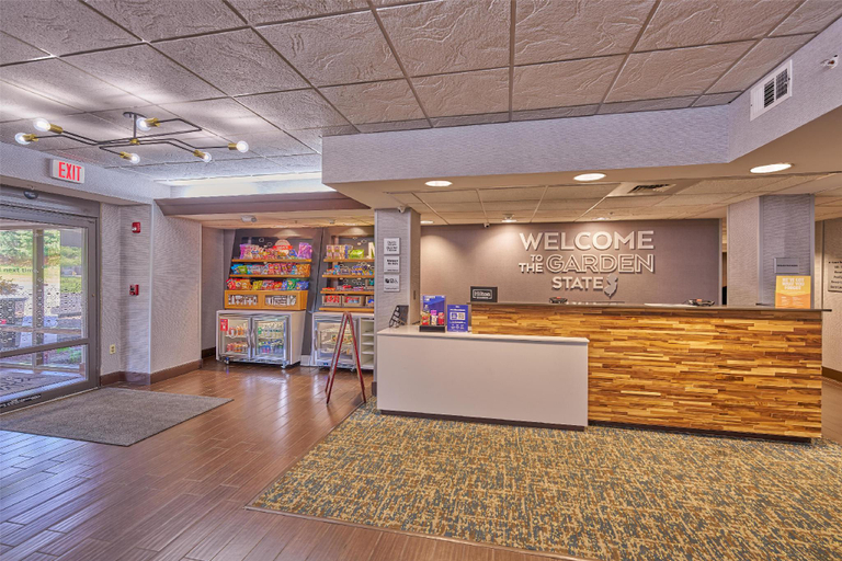 Public Area 3, Hampton Inn Flemington, Hunterdon
