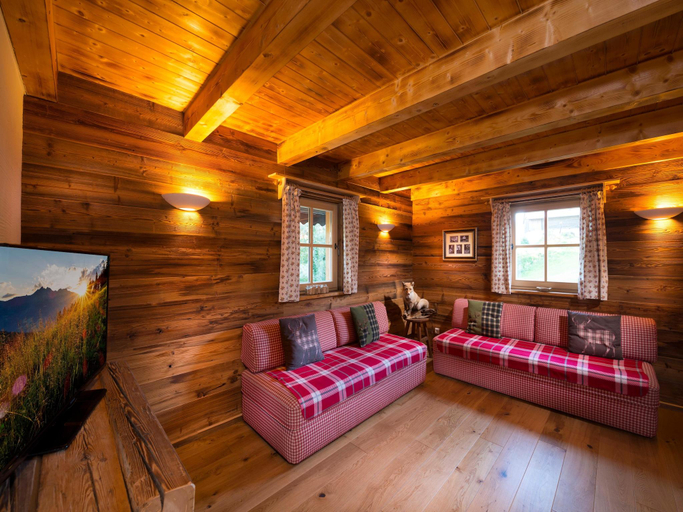 Others 4, Chalet in St. Martin with Sauna Hot Tub, Sankt Johann im Pongau