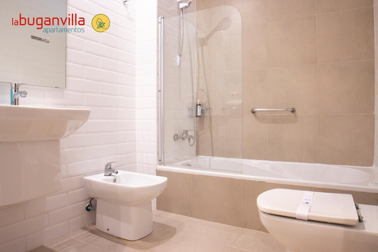 Bathroom 2, Apartamentos la Buganvilla, Almería