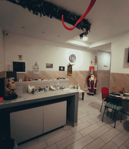 Others 5, Neapolis center, Napoli