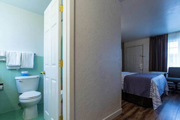 Bedroom 3, Uptown Inn, Clallam