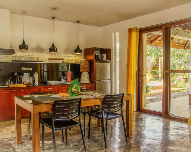 Food & Drinks 5, Halamanan Residences, Panglao