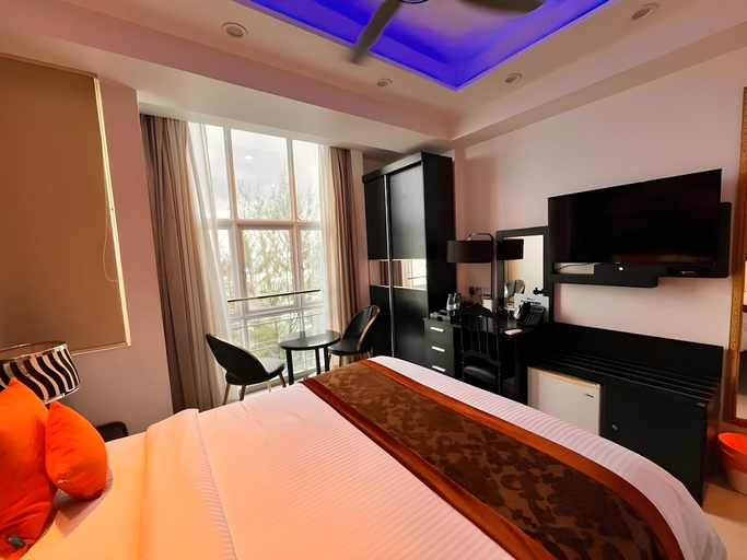 Bedroom 2, Rivethi Beach Hotel, Malé