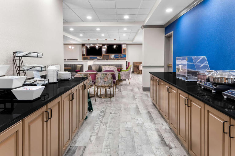 Food & Drinks 4, Big Country Hotel & Suites, SureStay Collection by BW, Taylor