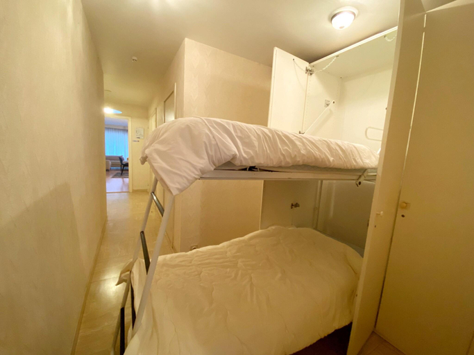 Bedroom 2, Nieuwpoort Apartment near Sandy Beaches, West-Vlaanderen