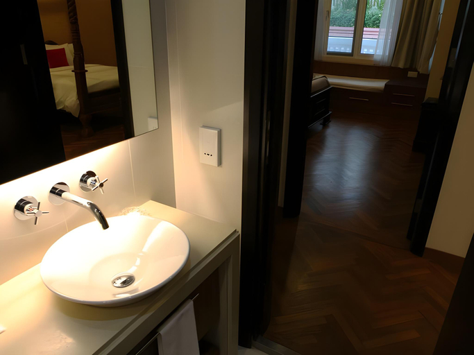 Bathroom 2, Straits Quay Marina Suites, Penang Island