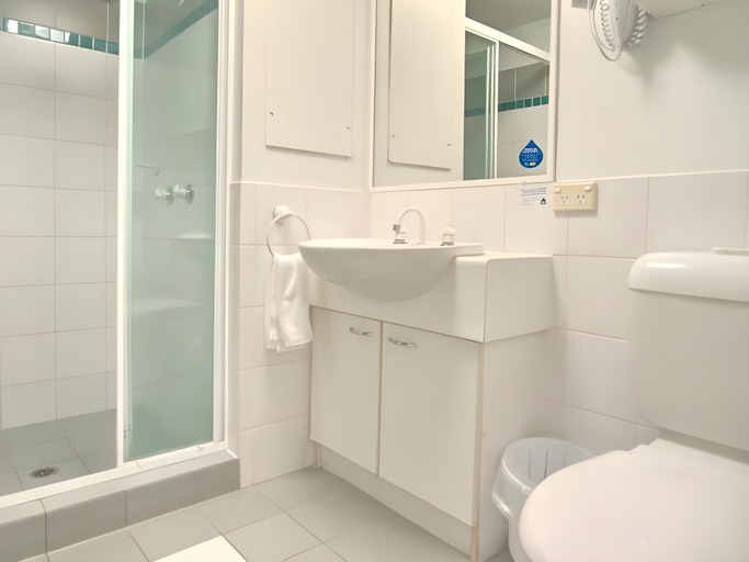 Bathroom 5, Grande Florida Beachside Resort, Gold Coast