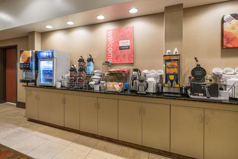 Food & Drinks 5, Comfort Suites Leesville near Fort Johnson, Vernon