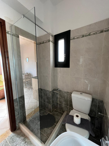 Bathroom 3, Girogiali Apts, Crete