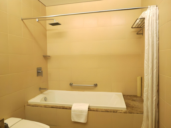 Bathroom 4, SanTomas Suites, Santo Tomas