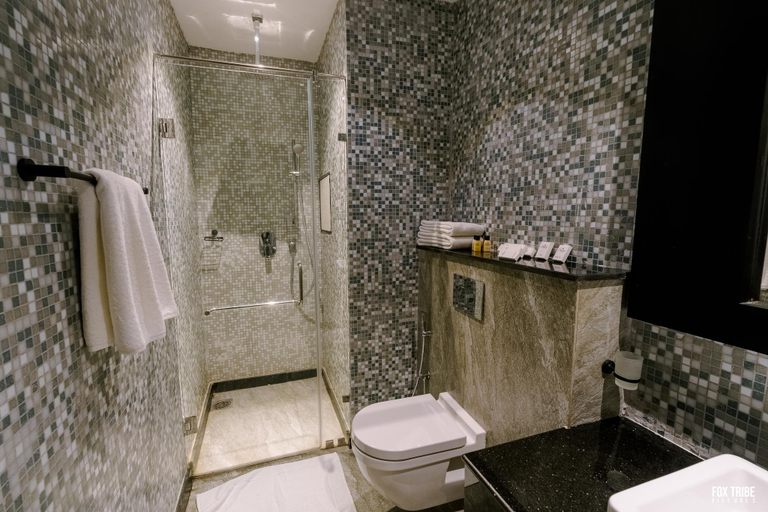 Bathroom 4, Earls Regent Negombo, Negombo