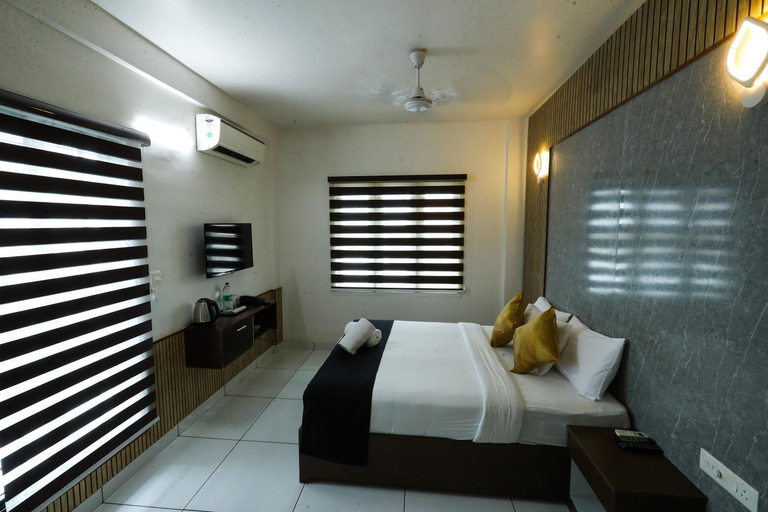 4, D-Green Hotels, Ernakulam