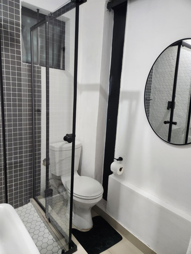 Bathroom, Le Bamboo Guest House And Boat Cruise, Bojanala