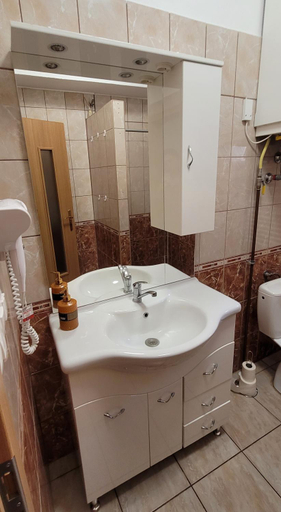 Bathroom 5, Alenka, Nové Zámky