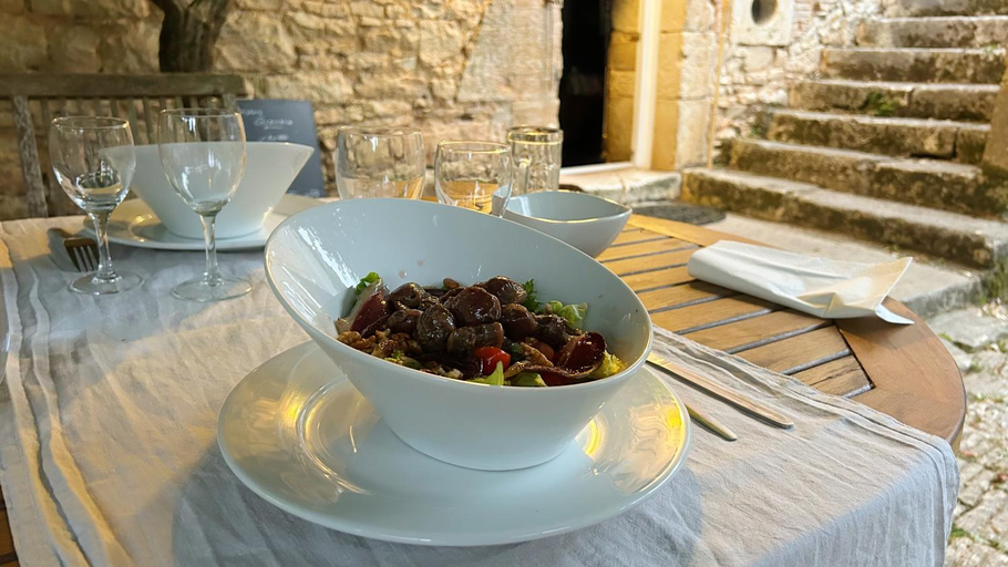 Food & Drinks 5, La Closerie des Arts, Dordogne