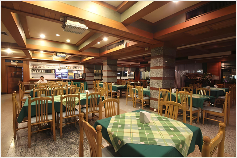 Food & Drinks 5, Raya Grand Hotel., Muang Nakhon Ratchasima
