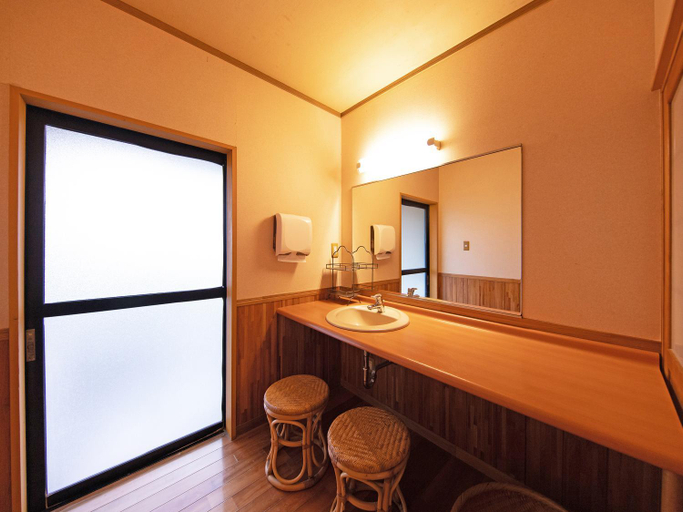 Bathroom 3, Yufuin Onsen Ryokan Hananomai, Yufu