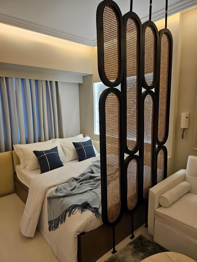Bedroom 2, 200mbps WiFi, Luxury condo near Ayala, Cebu City