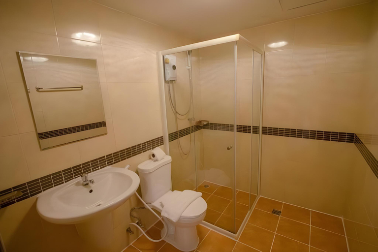 Bathroom 4, RoomQuest The Beach Kalim Patong, Phuket Island