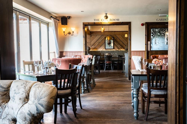 Food & Drinks 4, The Saracens Head, Staffordshire