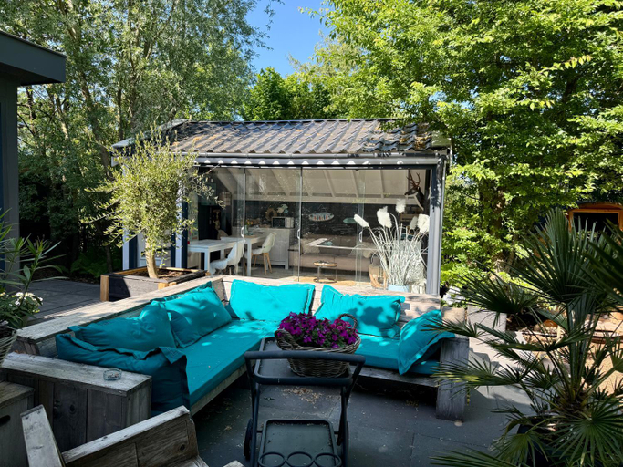 Sport & Beauty 3, Casa aan de Plas, B&B met sauna en hottub of jacuzzi, Nieuwkoop