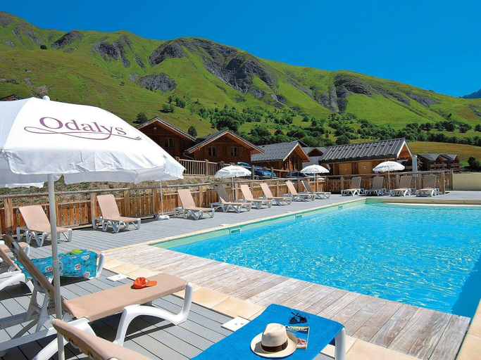 Sport & Beauty 3, Alpine Retreat with Terrace, Savoie