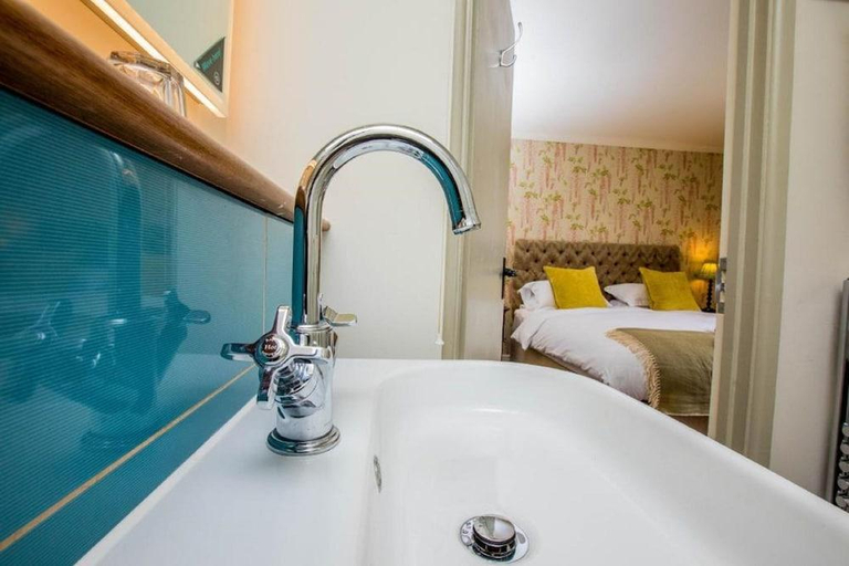 Bathroom 3, The Hawk Inn, Hampshire