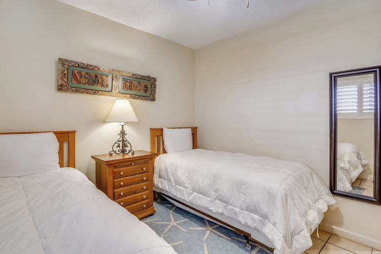 Bedroom 2, Beachfront Getaway by Ryson Vacation Rentals, Galveston