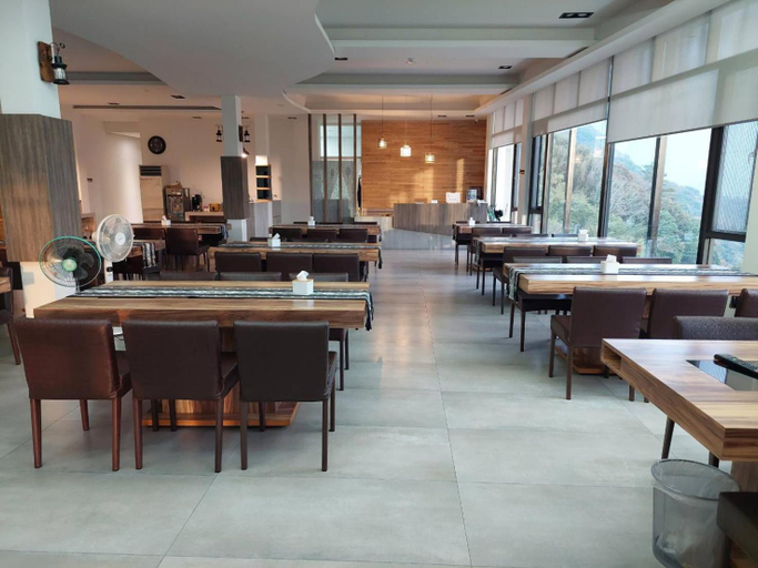 Food & Drinks 4, 1350 Hostel, Nantou