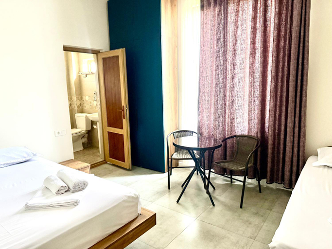 Others 5, Hotel Barbare, Kobuleti