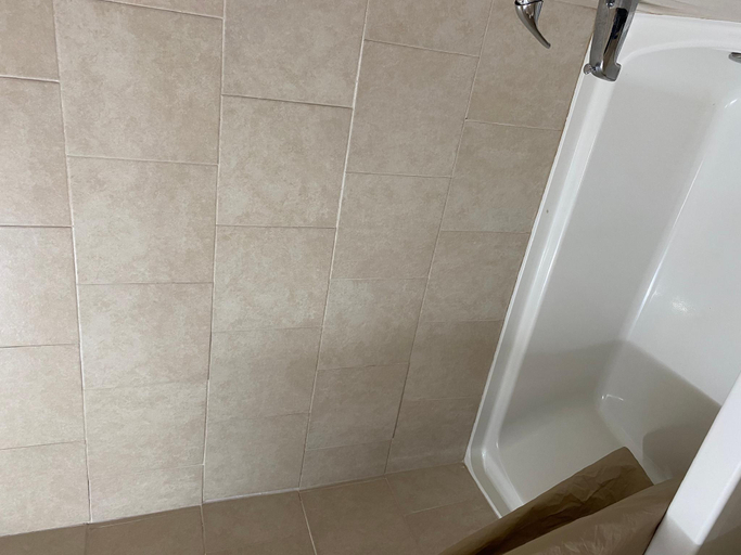 Bathroom 3, Budget Inn, Wood