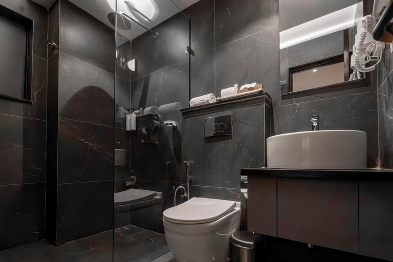 Bathroom 3, ila Comfort Baglung, Dhaualagiri