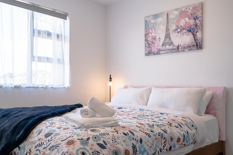 Bedroom 3, Schnapper Rock Brand New 2 Bedroom Unit, Waitakere