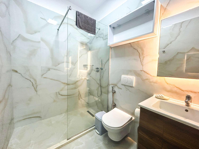 Bathroom, Genius 825, Kavajës