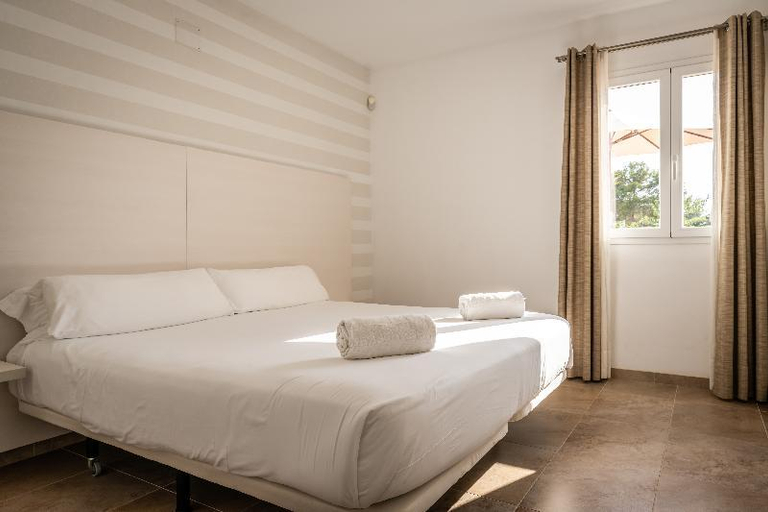 Bedroom 2, Lago Resort Menorca - Villas & Bungalows Del Lago, Baleares