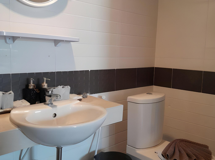 Bathroom 4, Sereneburi Patong Hotel, Phuket Island