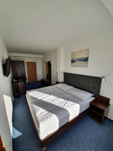 Bedroom 2, Hotel Chodov, Praha 11