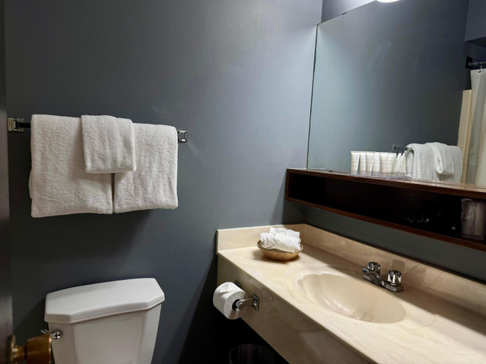Bathroom 5, King Hotel, Okanagan-Similkameen