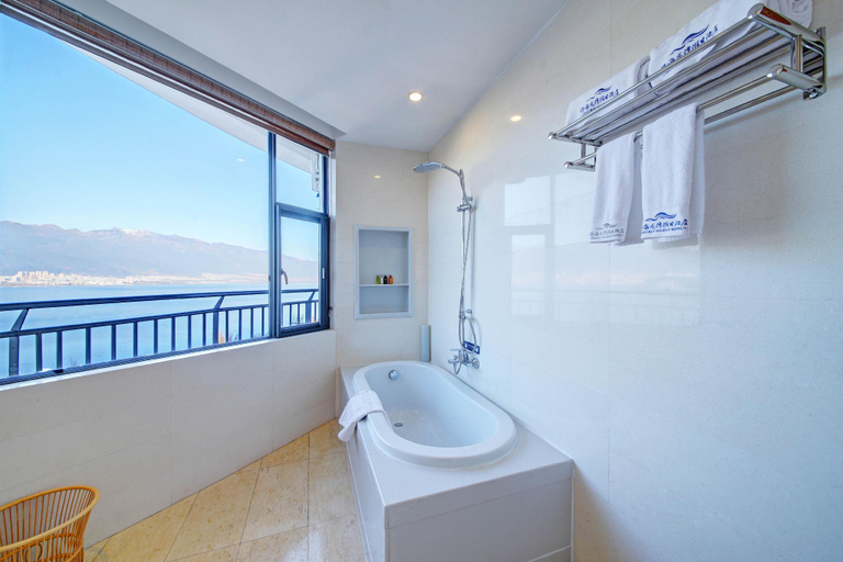 Bathroom 3, Erhai Bay Holiday Hotel, Dali Bai