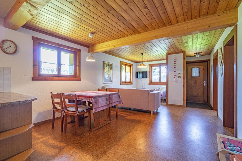 Others 4, Chalet Leiggener, Brig